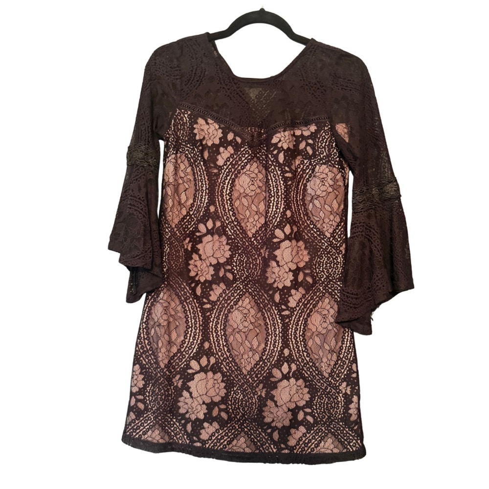 Lace Bell Sleeve Dress in Black and Cream